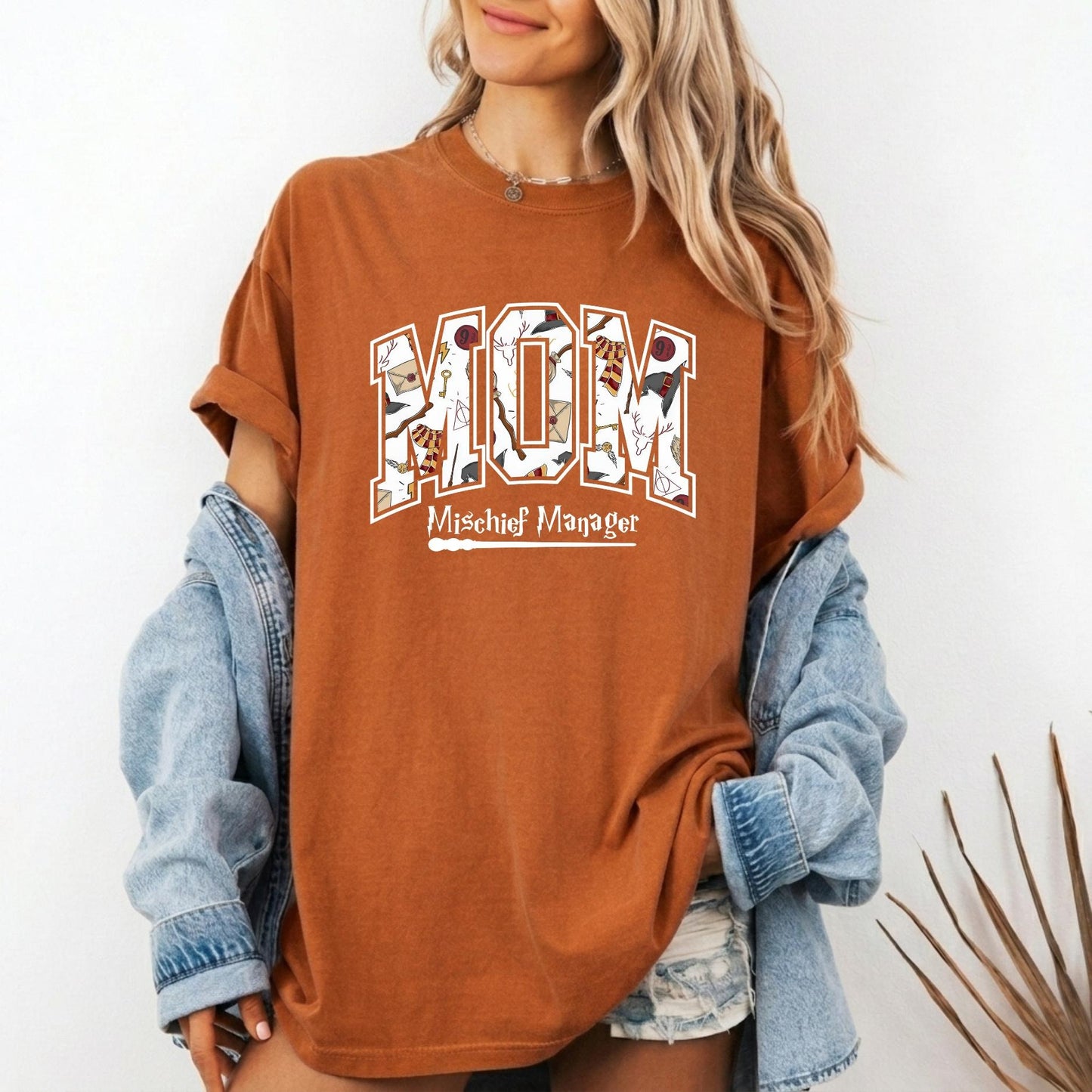 Wizard Mom Halloween Park Magic Graphic – Tee, Crewneck & Hoodie
